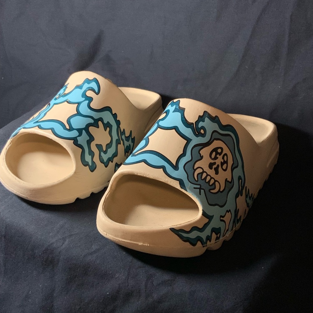 Beige and Blue Graphic Slides
